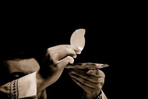 Sacred Act: How to Take Communion in a Lutheran Church – Ritual Explained 9 Sacred Act: How to Take Communion in a Lutheran Church – Ritual Explained